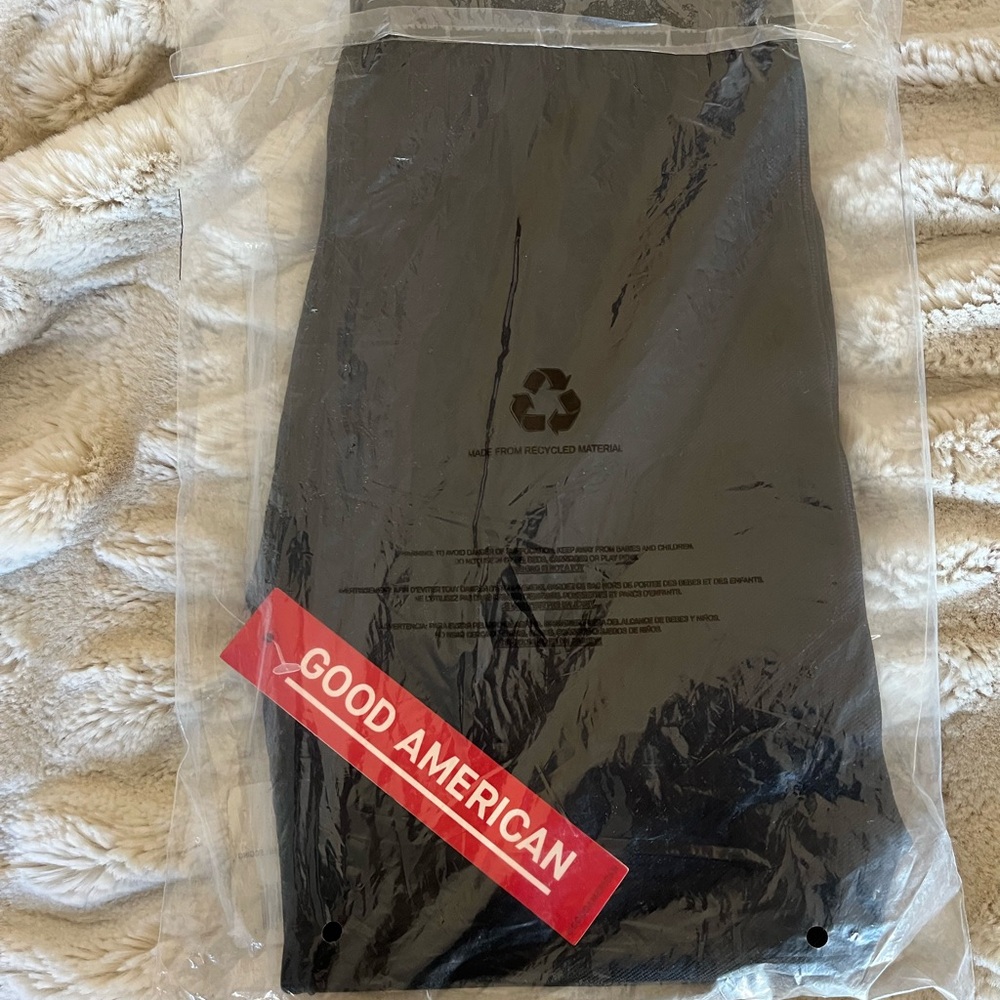NWT- Good American Maternity Seamless Leggings - Size 2-3